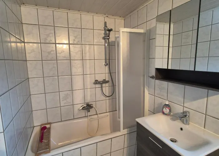 Waldgefluester アパート *